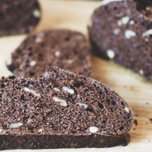 Pan de chocolate y nueces pecanas